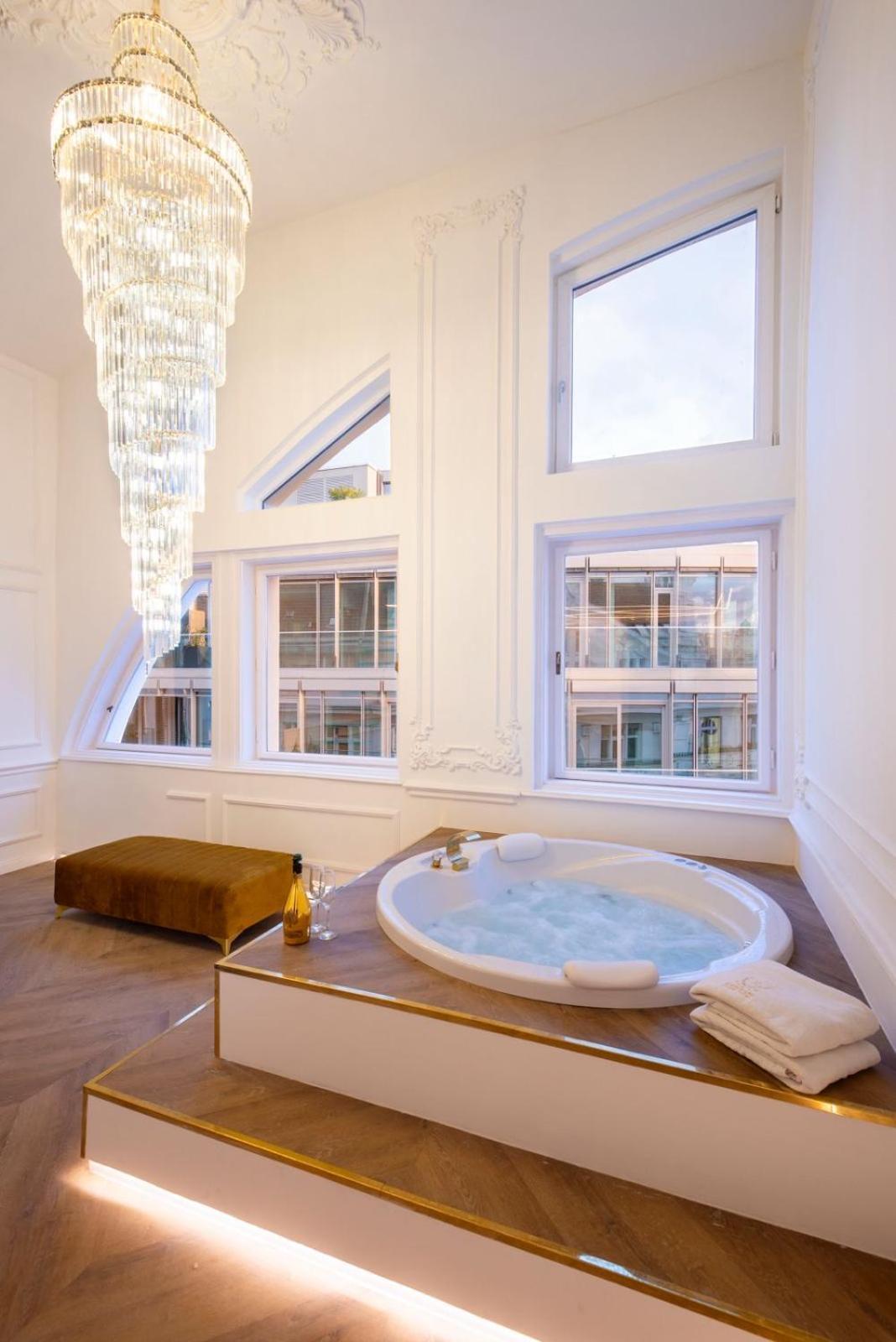 Vip Jacuzzi Luxury Apartment Budapest Exterior photo